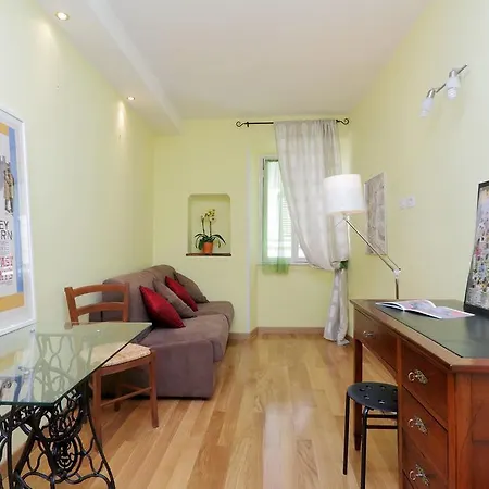 Appartement Coliseum *